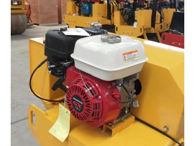 Import High Quality 60q Single Drum Vibratory Roller Walk-Behind Small Gasoline Compactor from chinese wholesale supplier and manufacturer