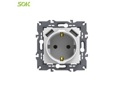 Import Schuko power socket with double USB port 3.1A 16A with Screw Terminal from chinese wholesale supplier and manufacturer