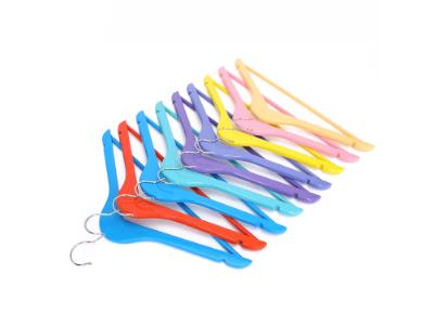 Import wooden hanger from chinese wholesale supplier and manufacturer