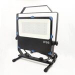 Import Portbale led flood light with IP66 from chinese wholesale supplier and manufacturer