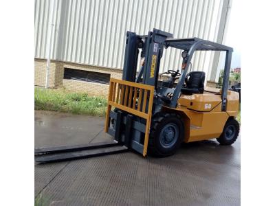Import Small 5Ton Diesel Forklift work in Container LIft Height 4.5 Meter from chinese wholesale supplier and manufacturer