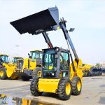 Import XCMG Official Multifunctional XC760K 1 ton Mini Skid Steer Loader With Attachments Price from chinese wholesale supplier and manufacturer