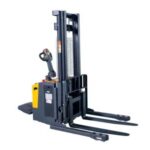 Import Electric Straddle Leg Stacker Heavy Duty ESS12/15/20 from chinese wholesale supplier and manufacturer