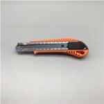 Import Hot sales cheap 18mm plastic sliding blade snap off box cutter knife from chinese wholesale supplier and manufacturer