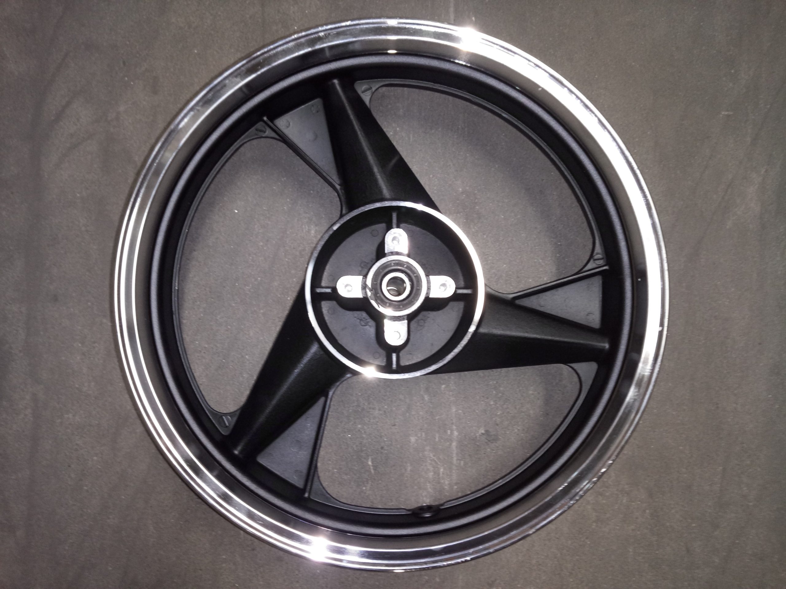 Import Aluminum wheel from chinese wholesale supplier and manufacturer