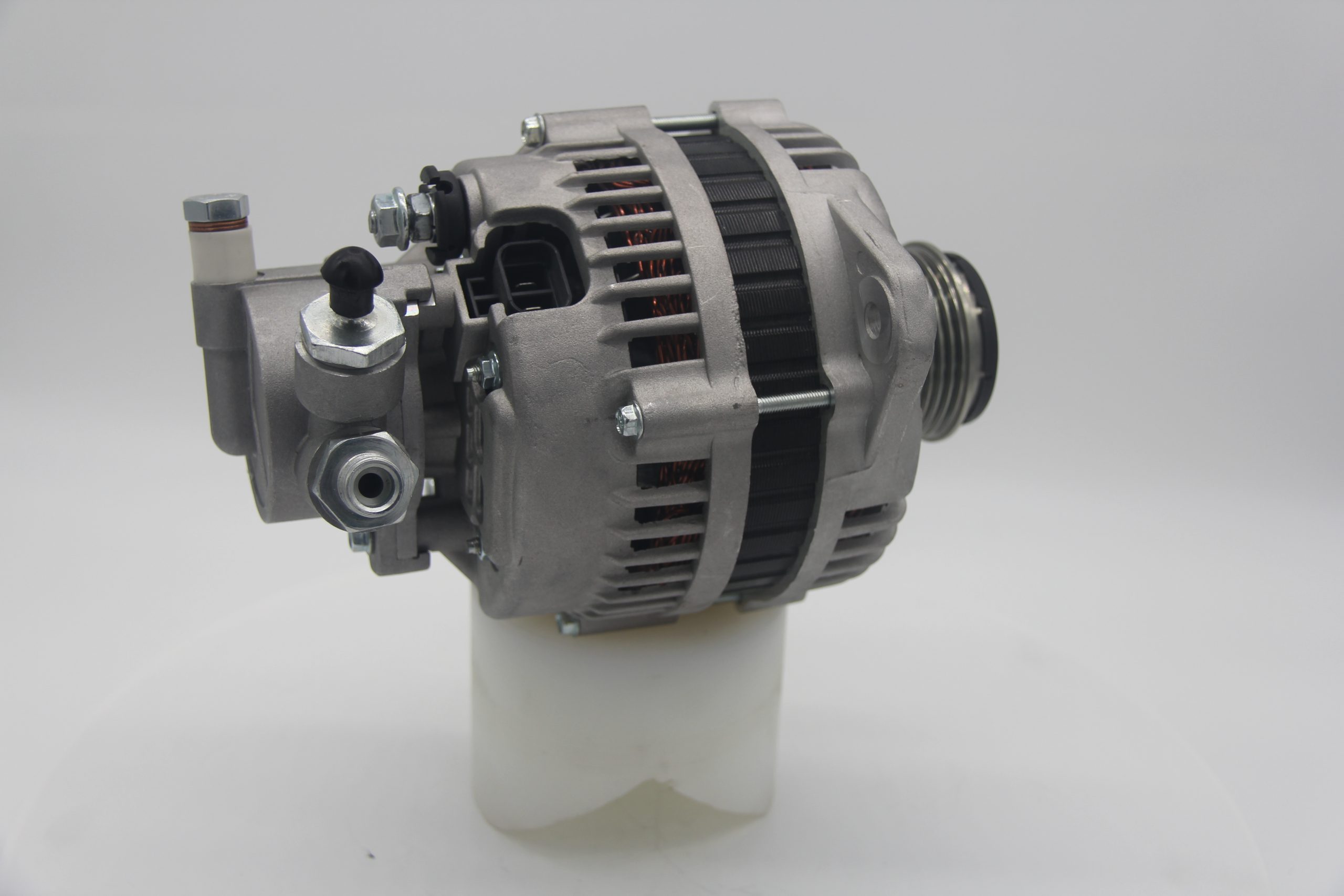Import Hitachi Alternator from chinese wholesale supplier and manufacturer