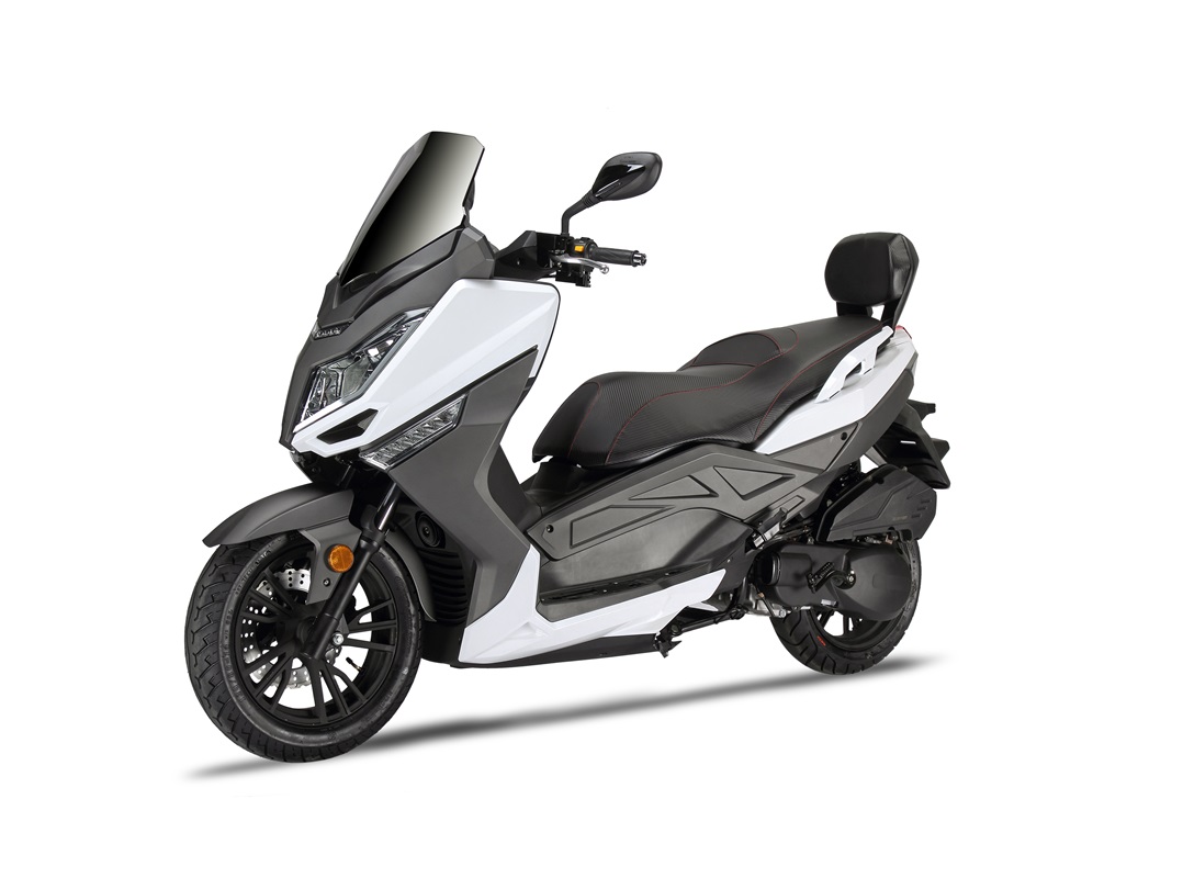 Import T-9 ALEX ONE 125150/300CC EEC MAXI NEW SCOOTER from chinese wholesale supplier and manufacturer